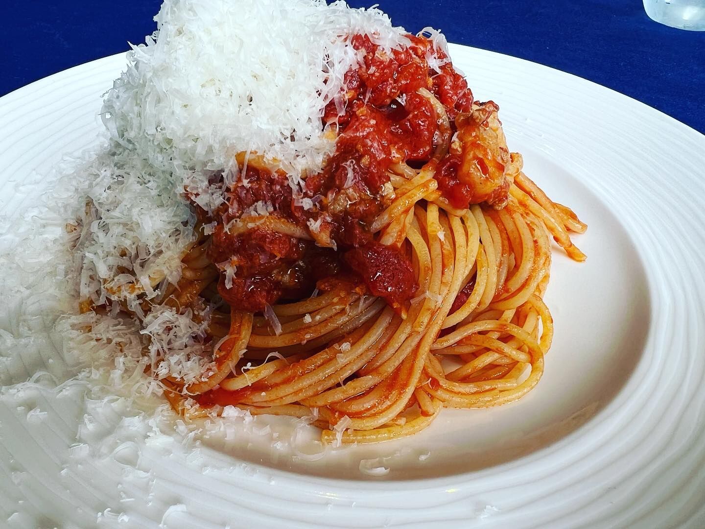モッツァレラチーズのトマトソーススパゲッティ